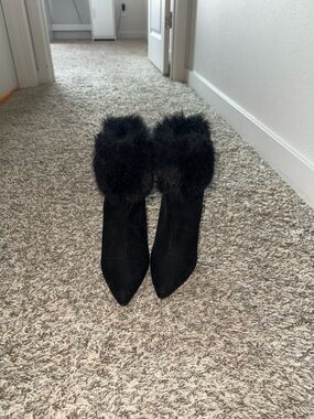 Black Faux Fur Trim Pointed-Toe Women’s Ankle Boots